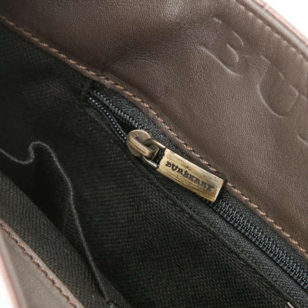 SOLD.   Burberry gator leather shoulder bag - Picture 3 of 8